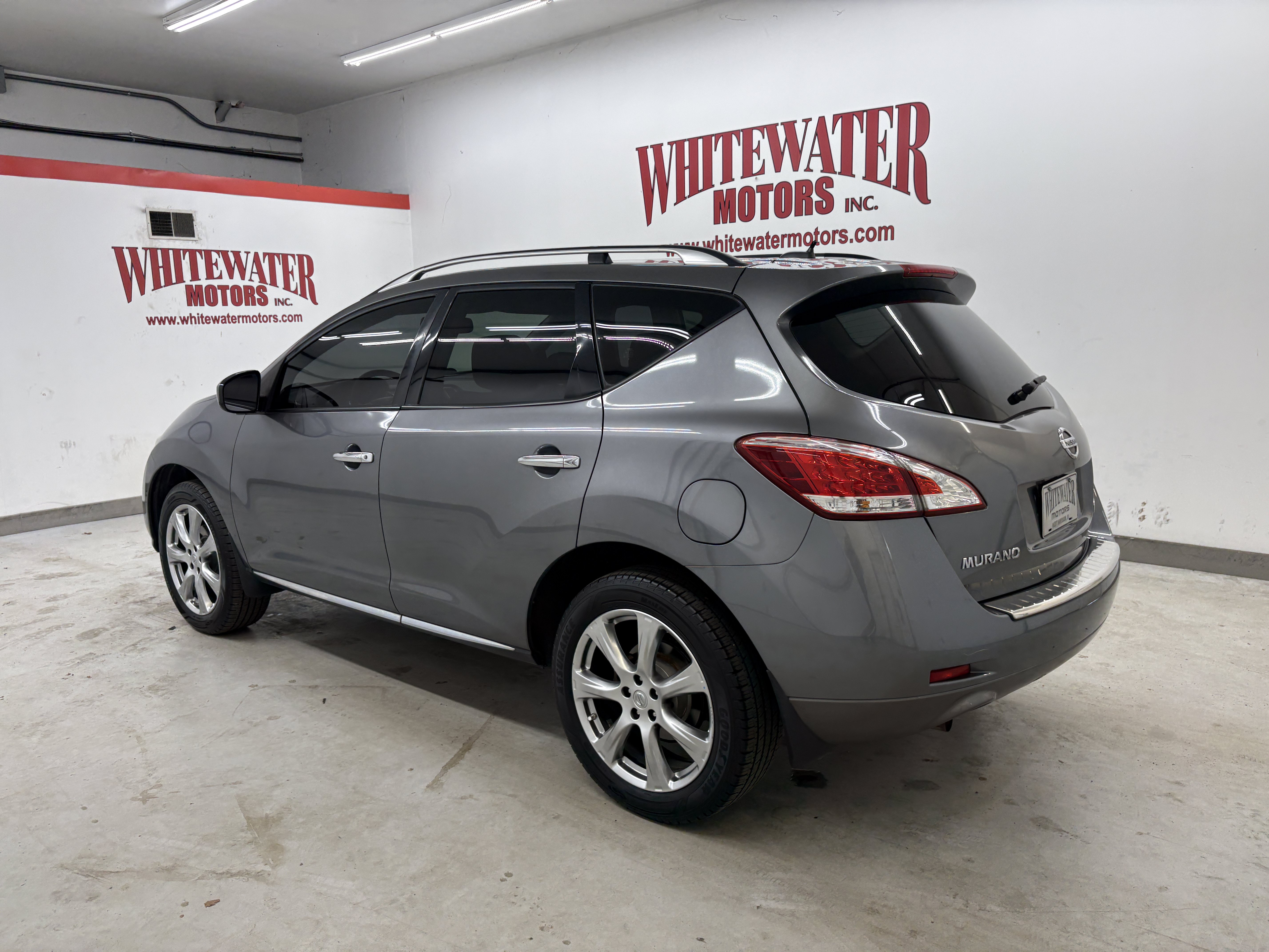 Used 2013 Nissan Murano LE w/ Platinum Pkg FWD image 2