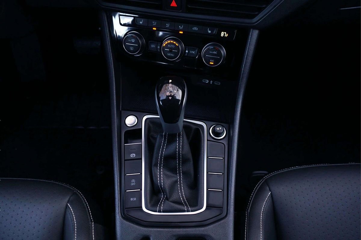 Used 2024 Volkswagen Jetta SE image 26