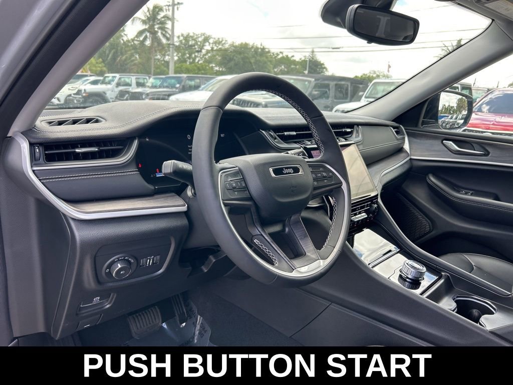 Used 2024 Jeep Grand Cherokee L Limited RWD image 11