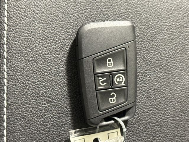 New 2026 Volkswagen Taos SE AWD/4WD image 32