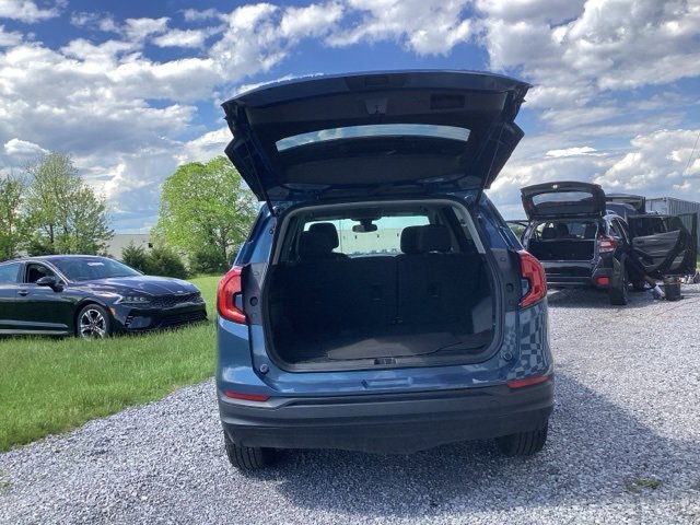 Used 2024 GMC Terrain SLE image 13