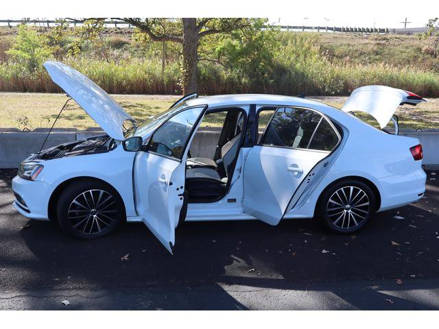 Used 2015 Volkswagen Jetta Sport image 17