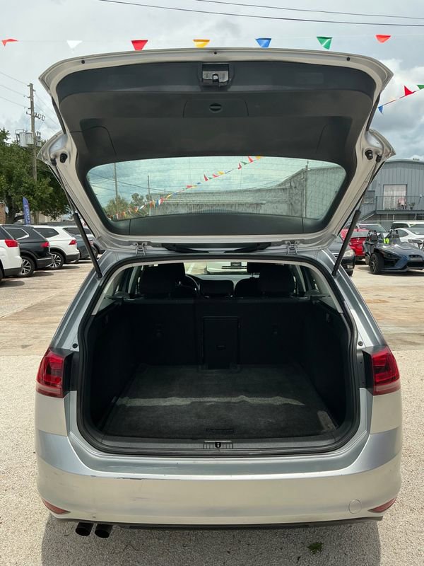 Used 2016 Volkswagen Golf S image 10