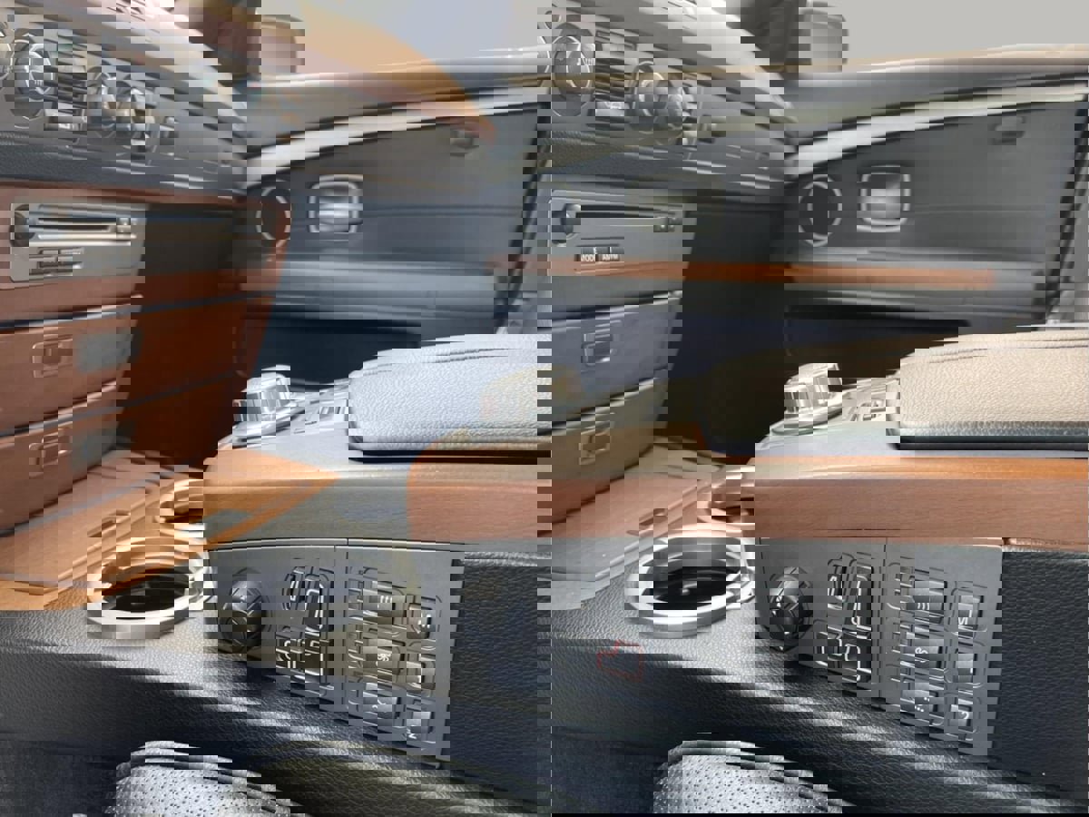 Used 2007 BMW 750i image 22