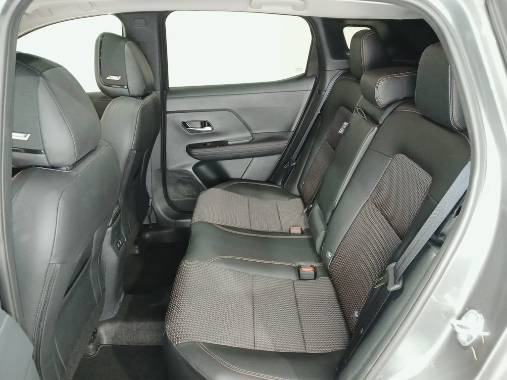 Used 2025 Nissan Kicks SR w/ SR Premium Package AWD/4WD image 12