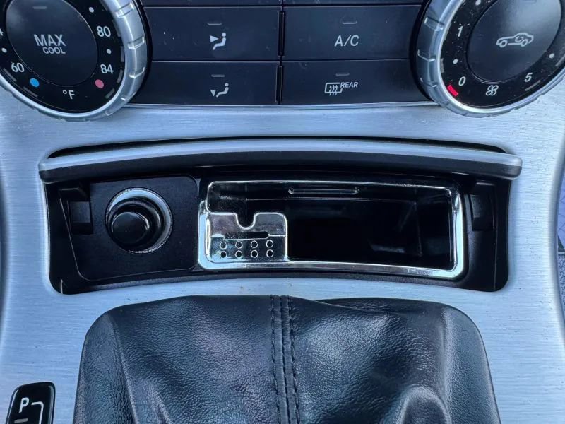 Used 2014 Mercedes-Benz SLK 250 image 33