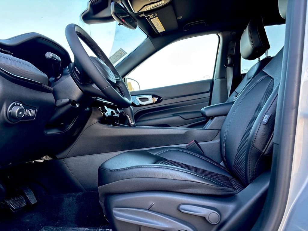 New 2026 Jeep Compass Altitude image 7