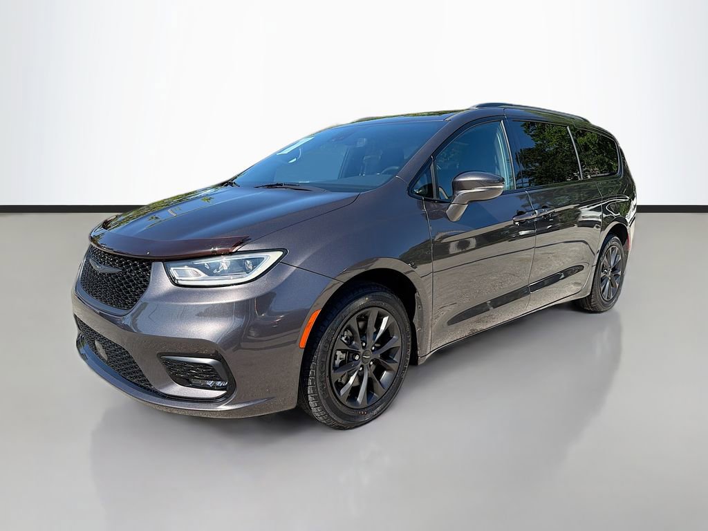 Used 2021 Chrysler Pacifica Touring w/ S Appearance Package image 4