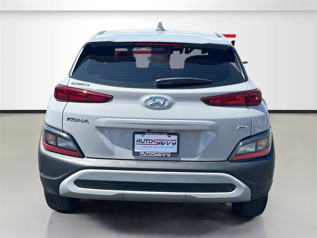 Used 2023 Hyundai Kona SE image 6