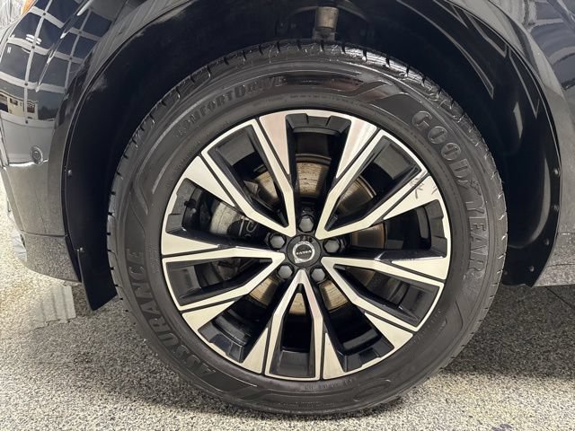 Used 2023 Volvo XC60 B5 Plus AWD/4WD image 4