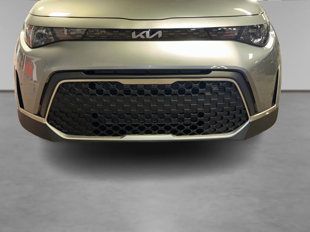 Used 2025 Kia Soul LX w/ LX Technology Package image 11