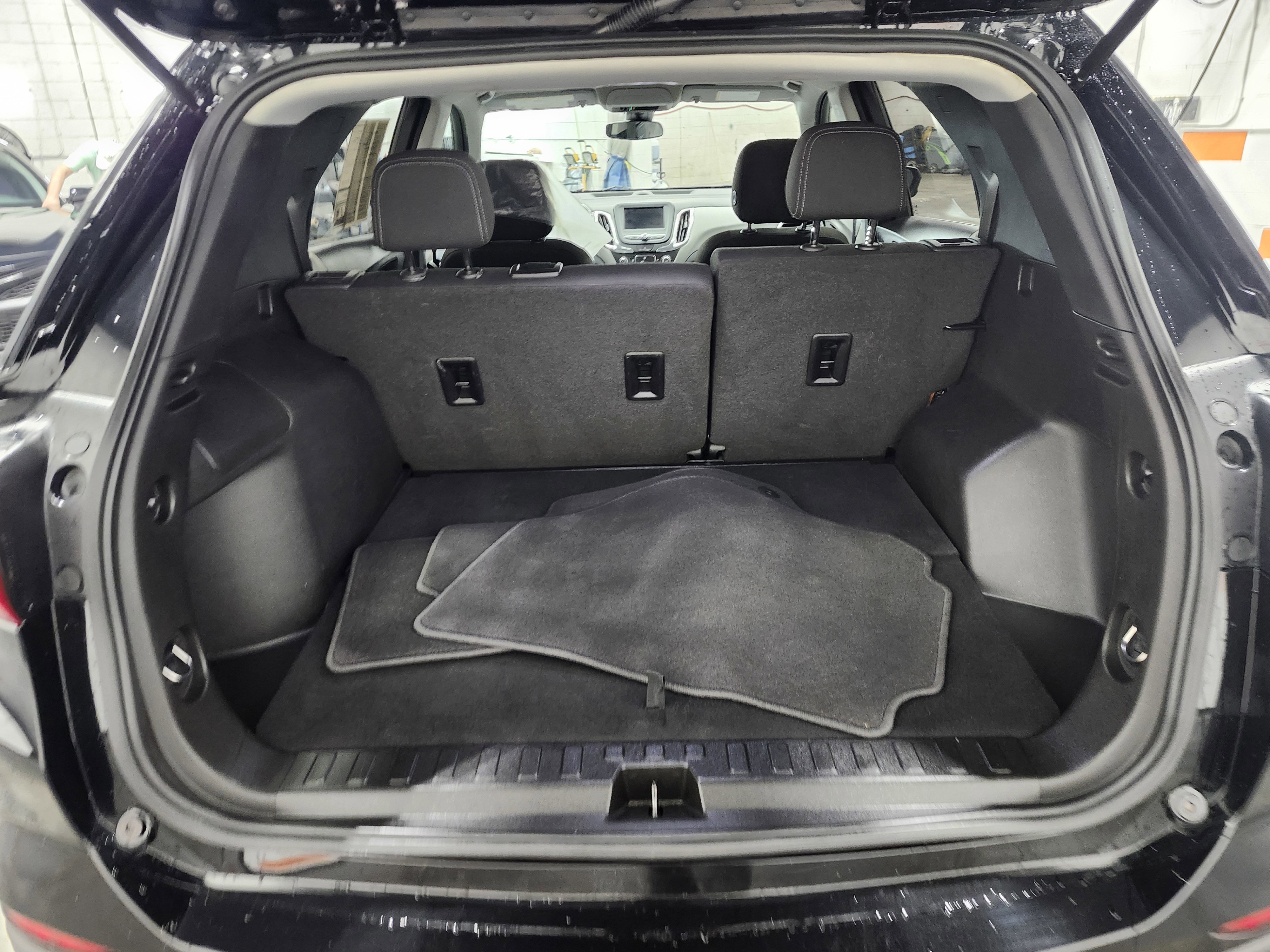 Used 2021 Chevrolet Equinox LS image 17