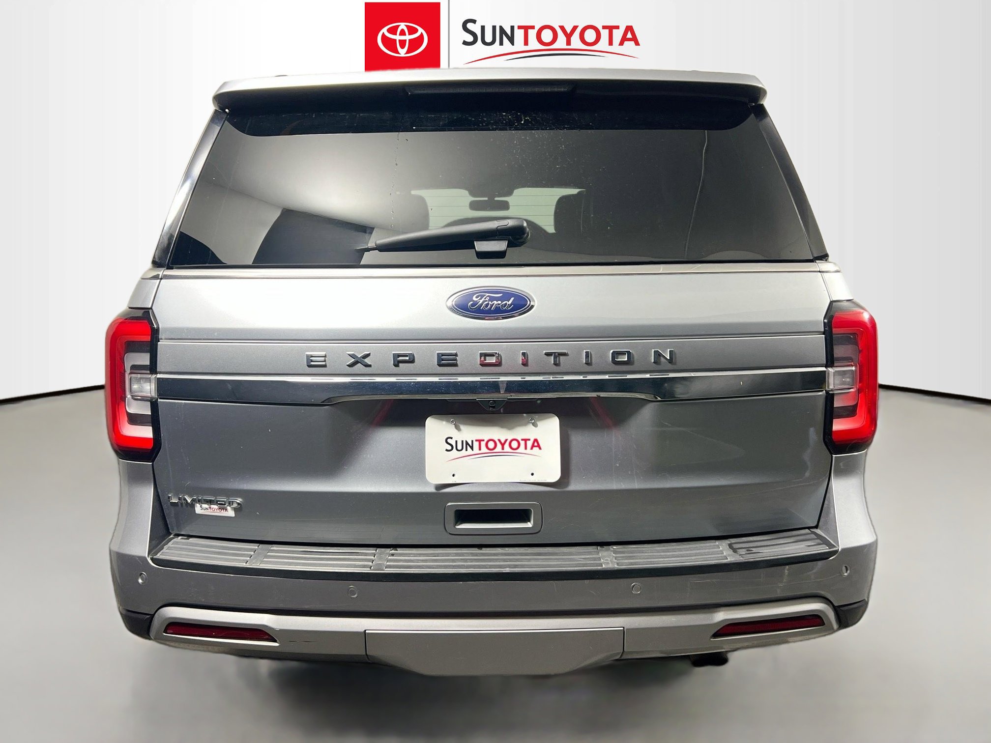 Used 2024 Ford Expedition Limited image 5