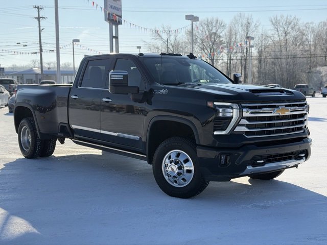 Used 2024 Chevrolet Silverado 3500 High Country video 2