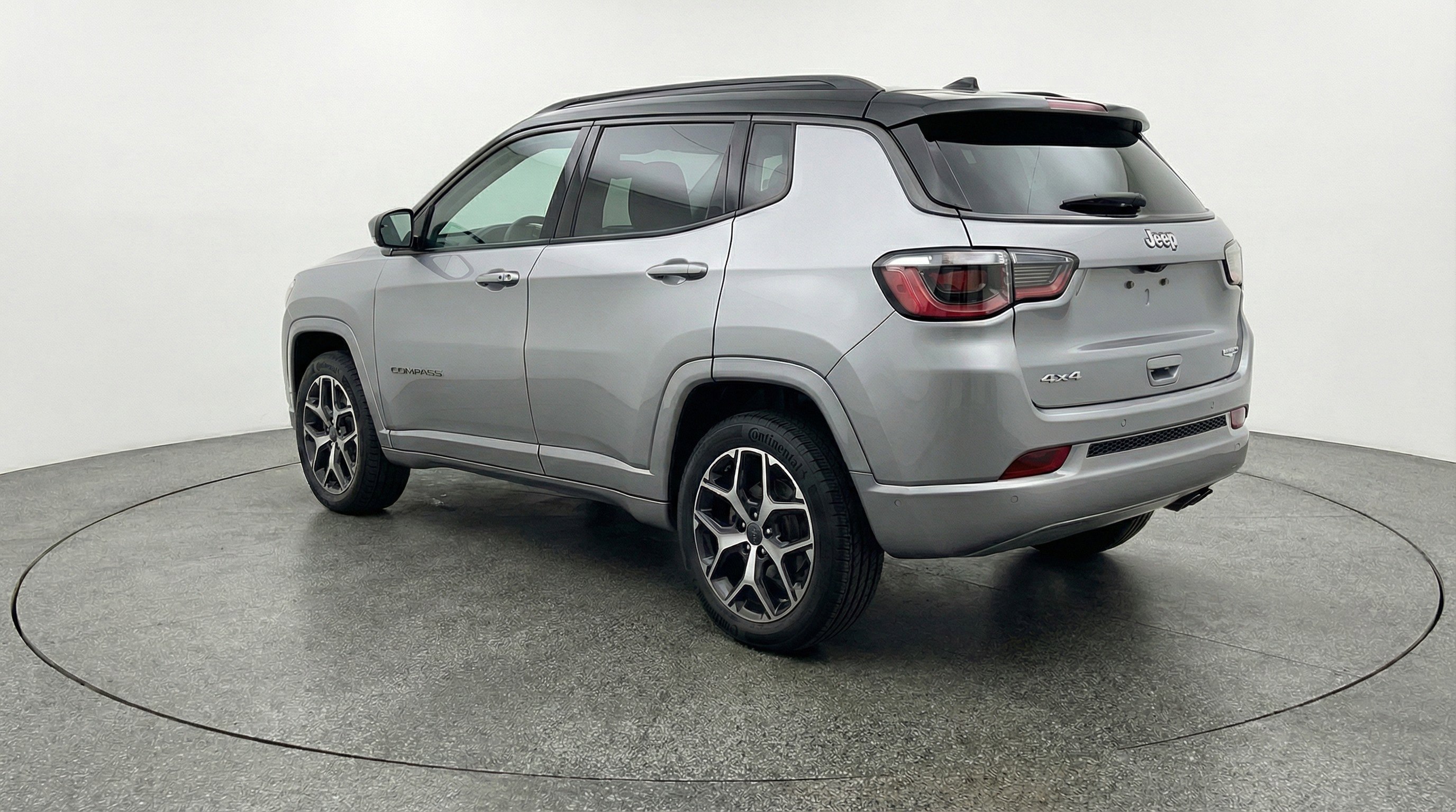 Used 2025 Jeep Compass Limited image 6