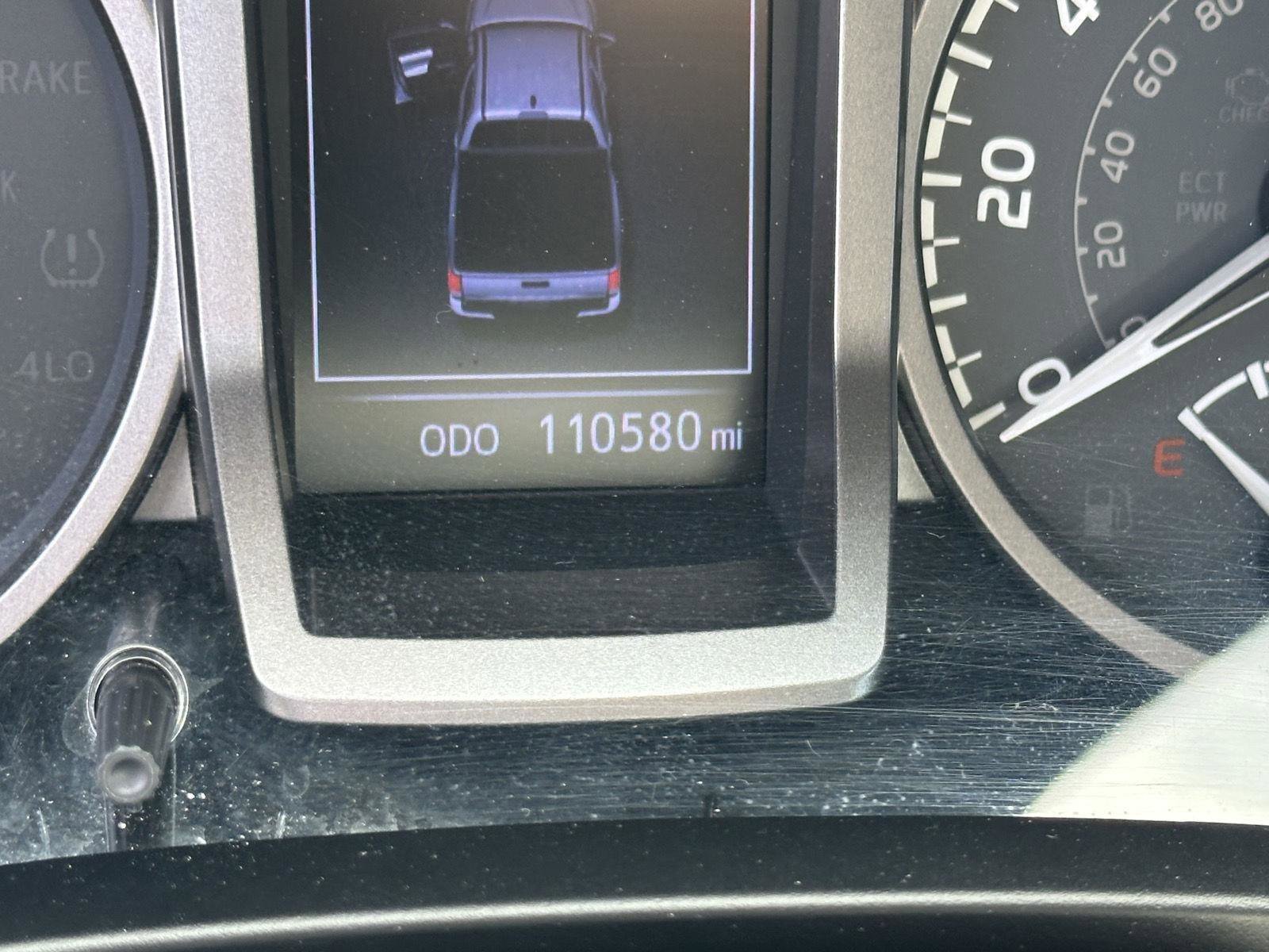 Used 2018 Toyota Tacoma SR5 RWD image 13