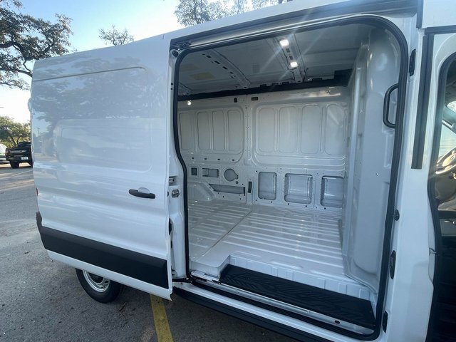 New 2025 Ford Transit 250 148 Medium Roof image 4