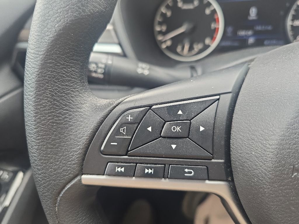 Used 2023 Nissan Altima 2.5 SV FWD image 19