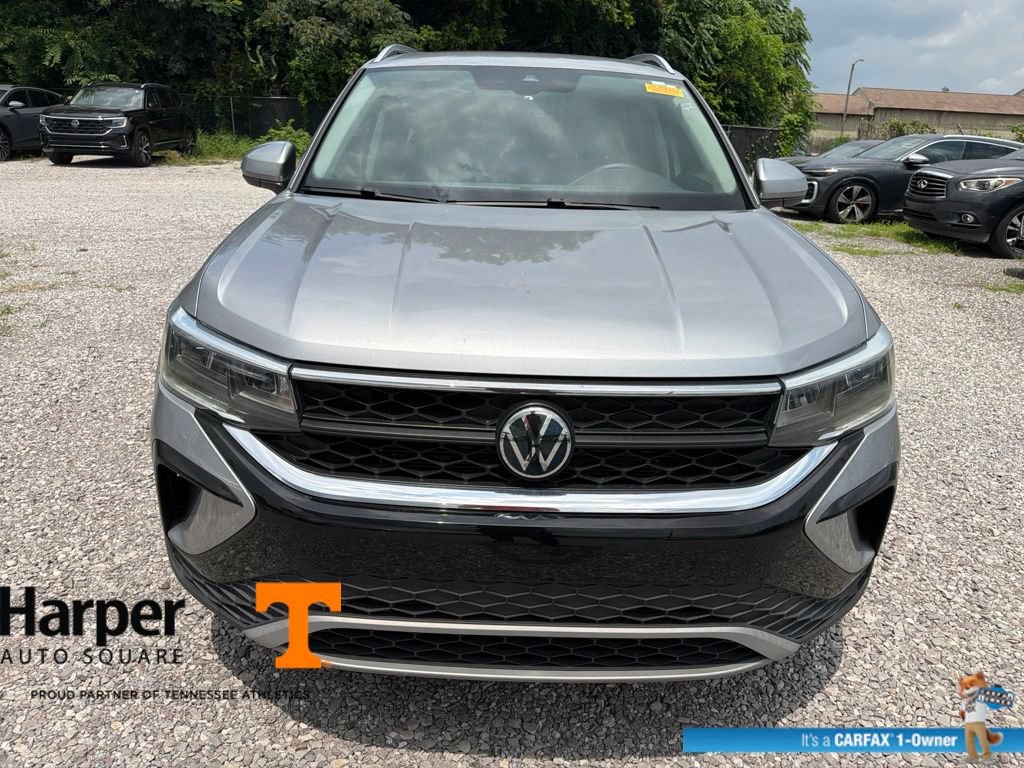 Used 2023 Volkswagen Taos SE w/ Panoramic Sunroof Package FWD image 8