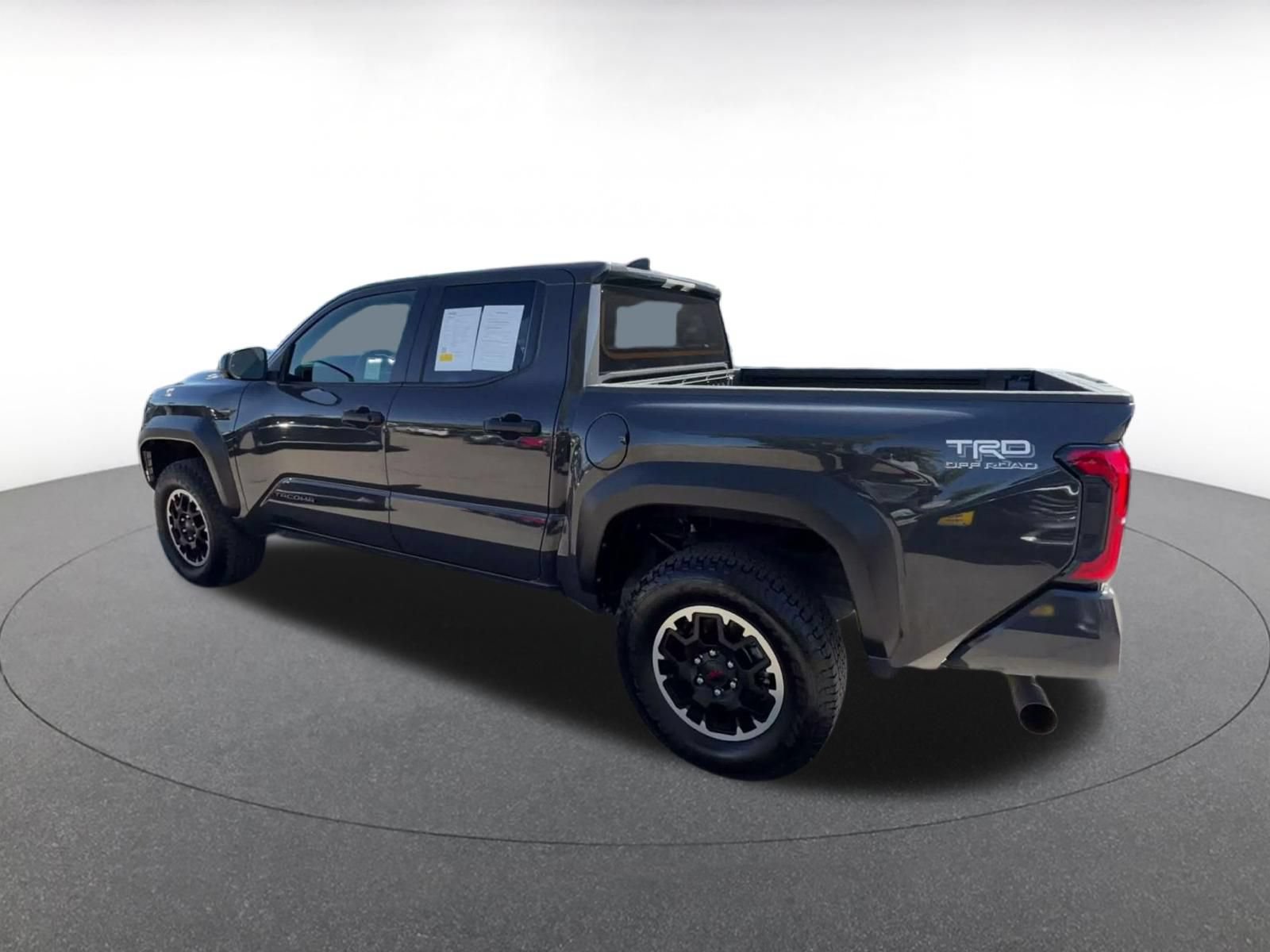 Used 2025 Toyota Tacoma TRD Off-Road AWD/4WD image 9