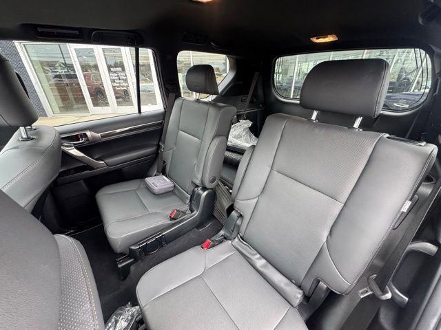 Used 2023 Lexus GX 460 Premium w/ Accessory Package image 47