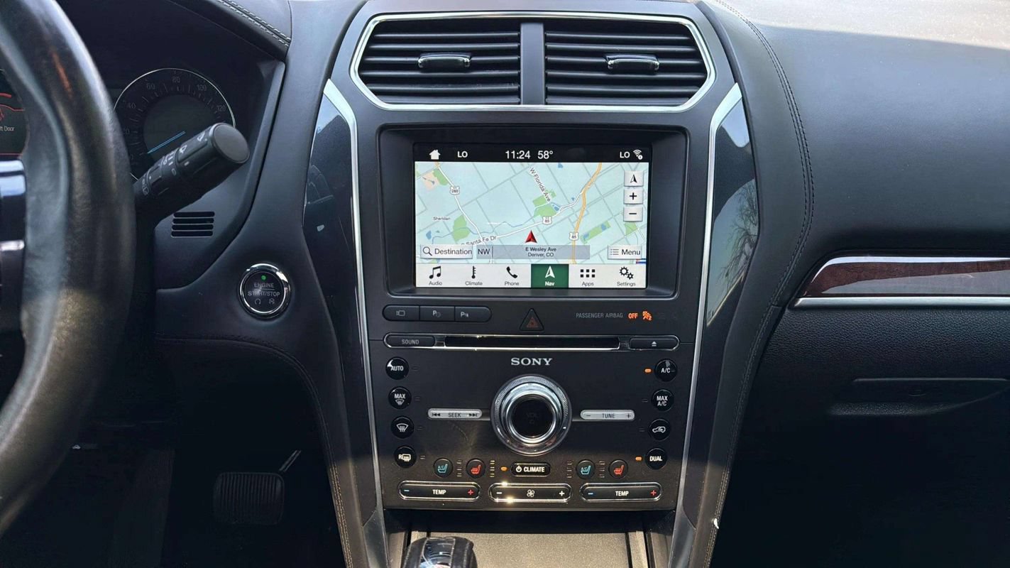 Used 2018 Ford Explorer Platinum AWD/4WD image 12