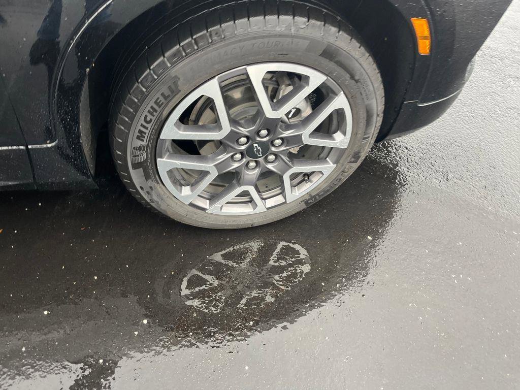 Used 2025 Chevrolet Blazer RS FWD image 32