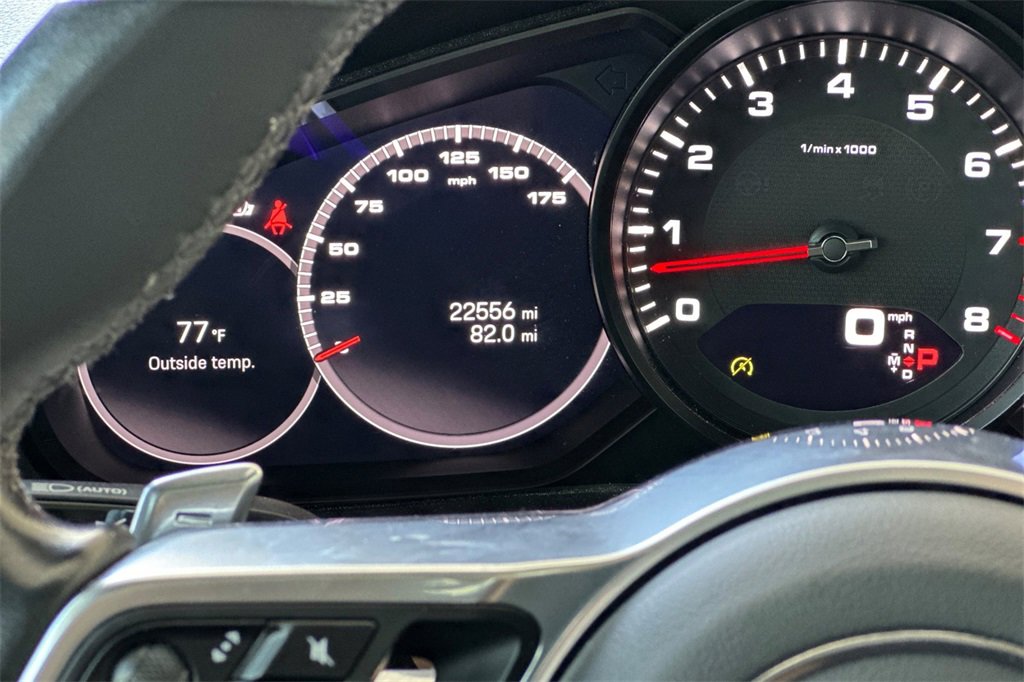Used 2023 Porsche Cayenne Platinum Edition image 31