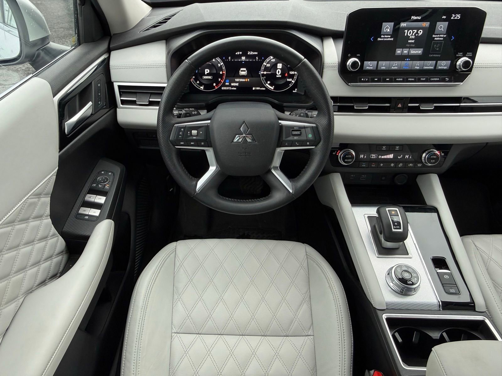 Used 2023 Mitsubishi Outlander SEL image 29