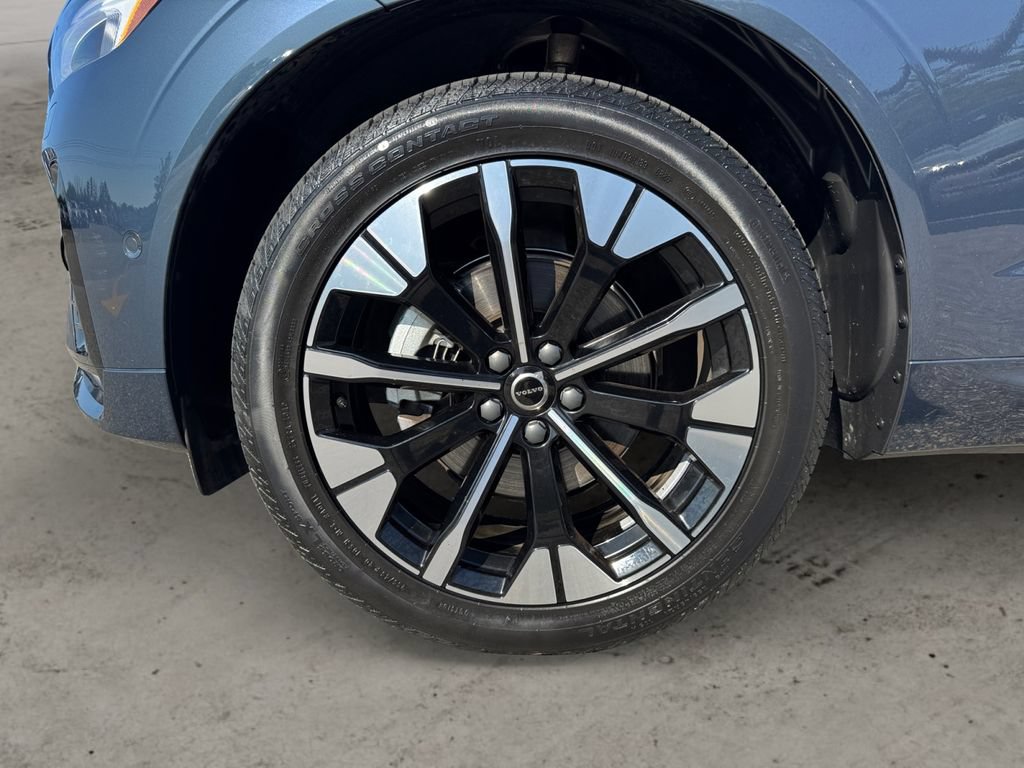 Certified 2026 Volvo XC60 B5 Plus AWD/4WD image 8