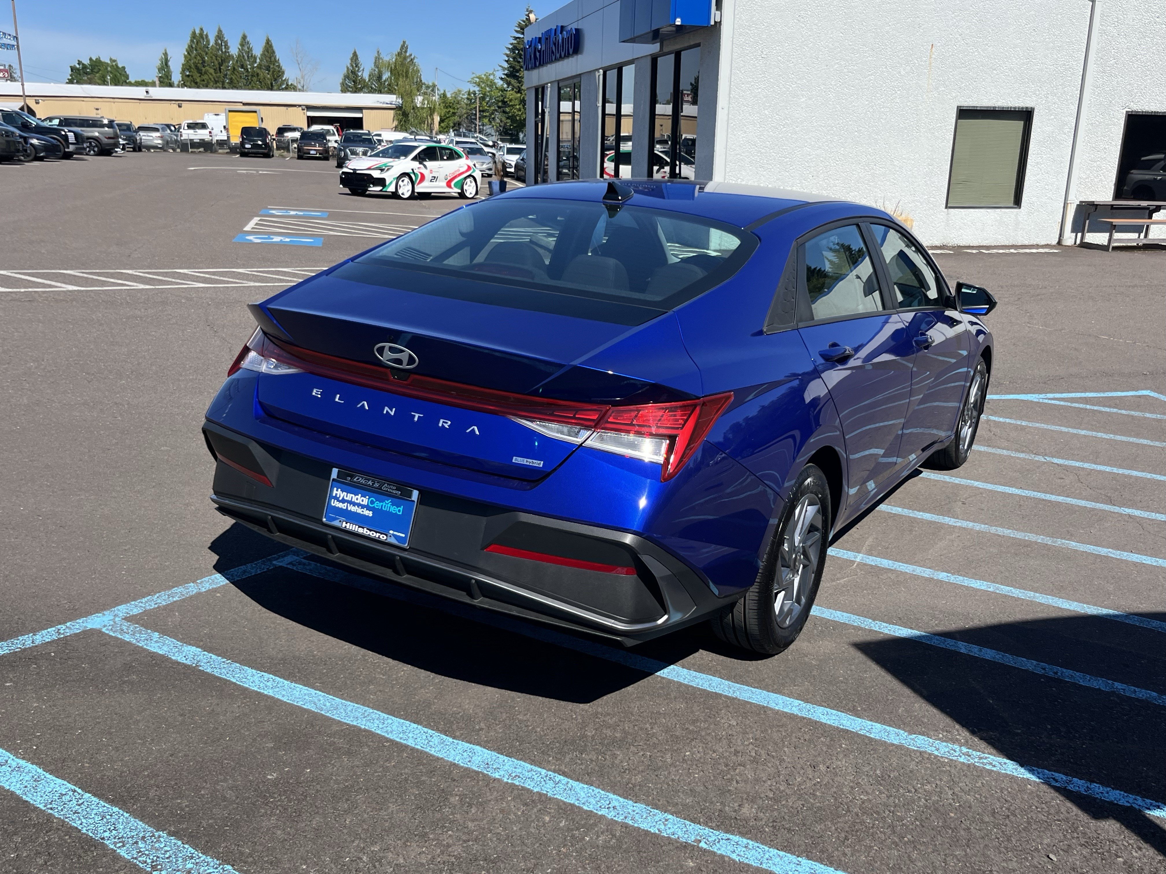 Certified 2025 Hyundai Elantra Hybrid FWD image 5