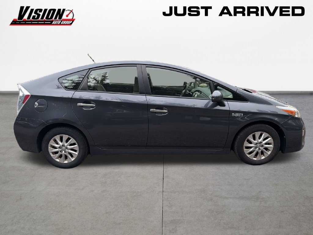 Used 2015 Toyota Prius Prime Plug-In Hybrid FWD image 4