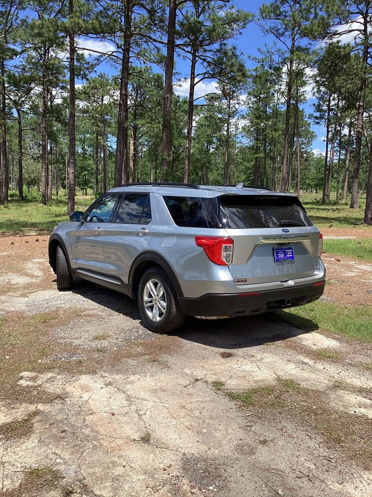 Used 2020 Ford Explorer XLT w/ Class III Trailer Tow Package RWD image 3