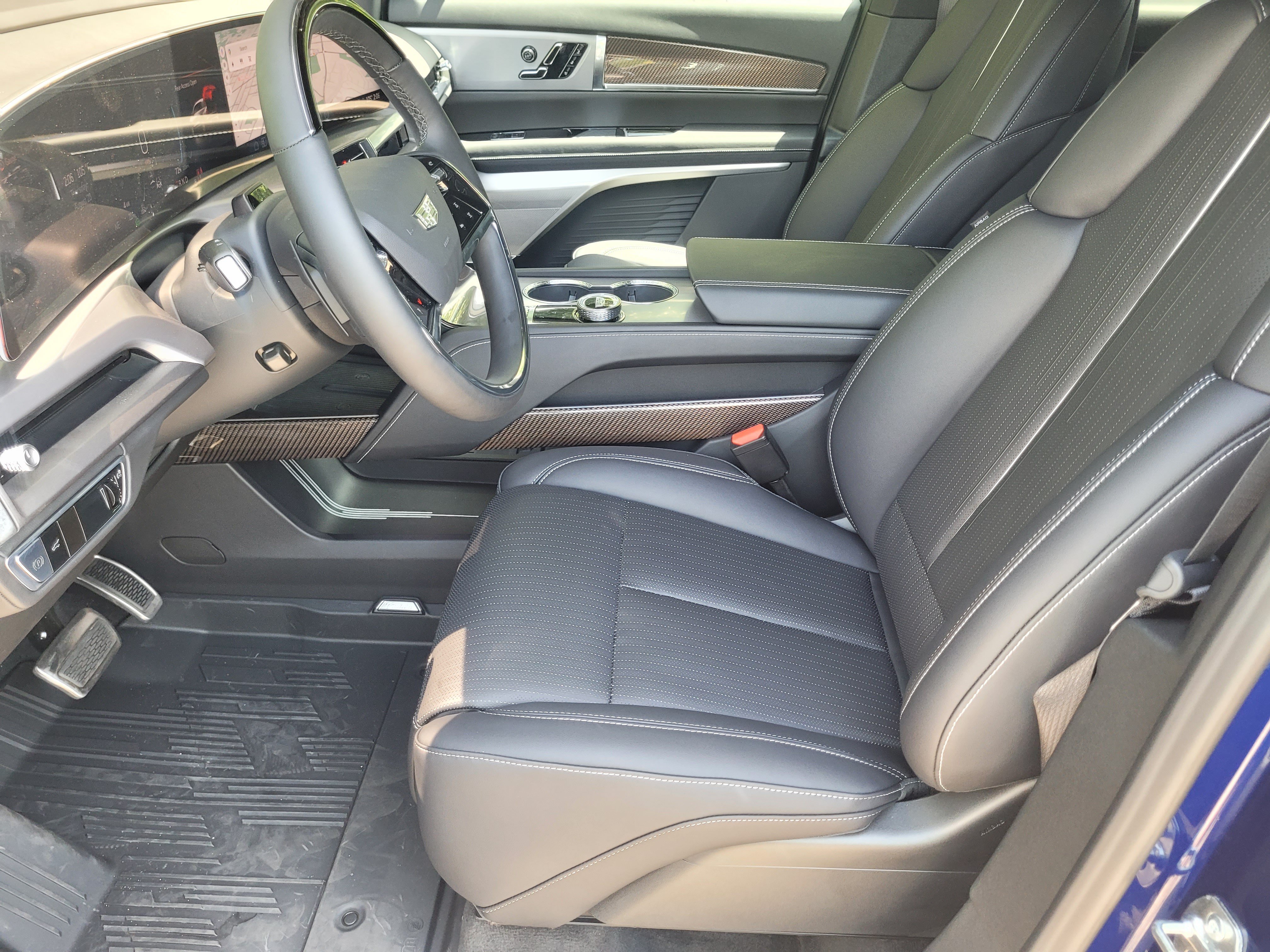 New 2027 Cadillac Vistiq Sport w/ LPO, Floor Liner Package AWD/4WD image 20