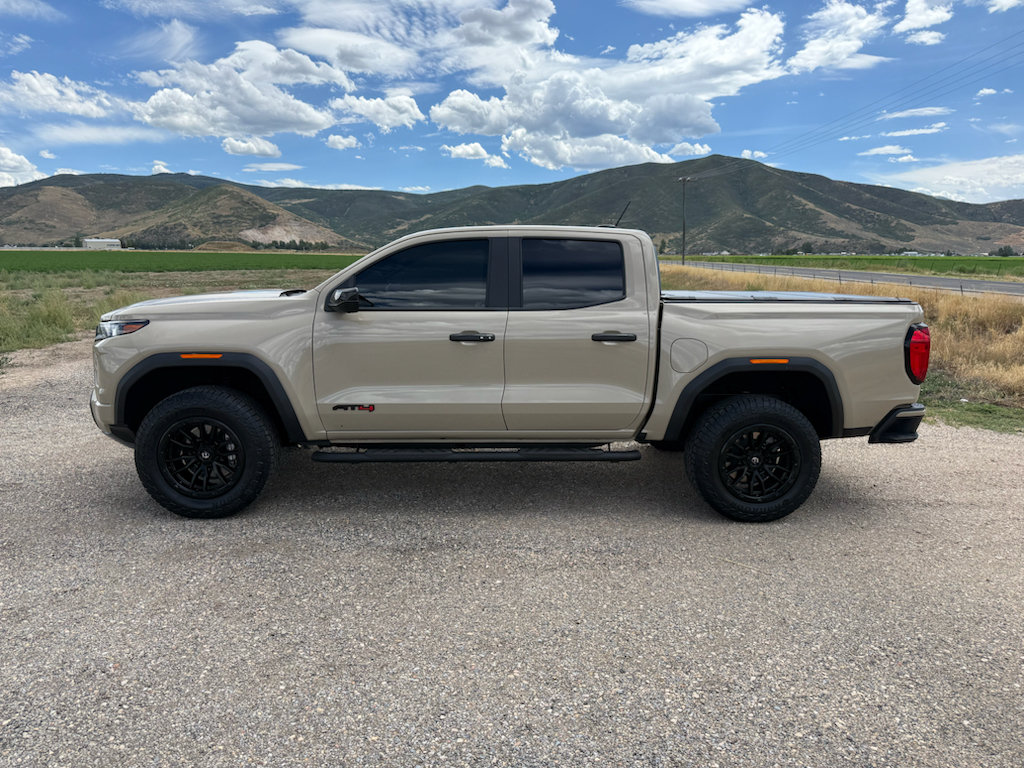 Used 2024 GMC Canyon AT4 w/ Technology Package AWD/4WD image 4
