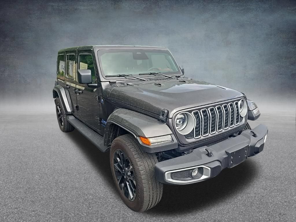 Used 2025 Jeep Wrangler Unlimited Sahara AWD/4WD image 2