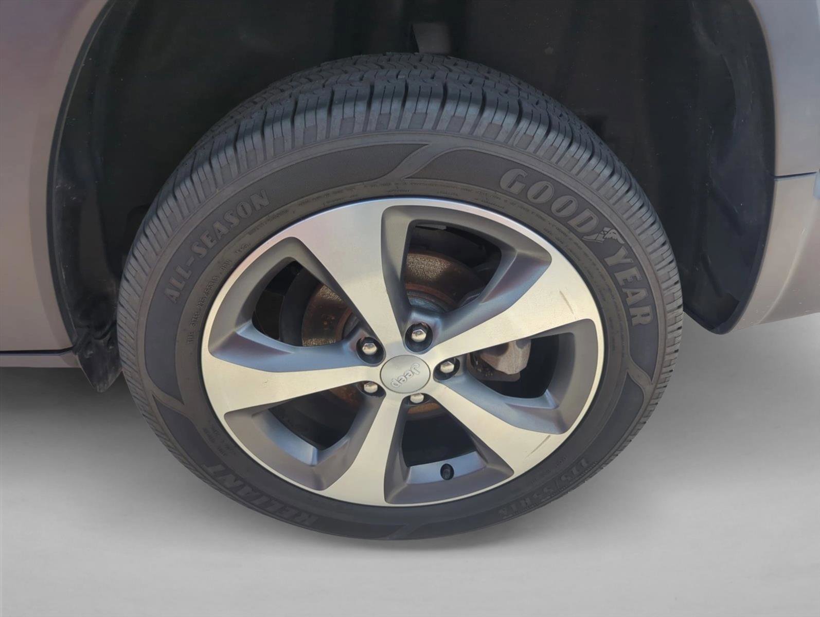 Used 2020 Jeep Cherokee Limited FWD image 21
