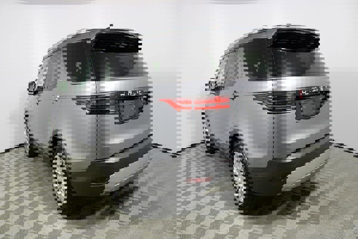 Used 2022 Land Rover Discovery S image 43