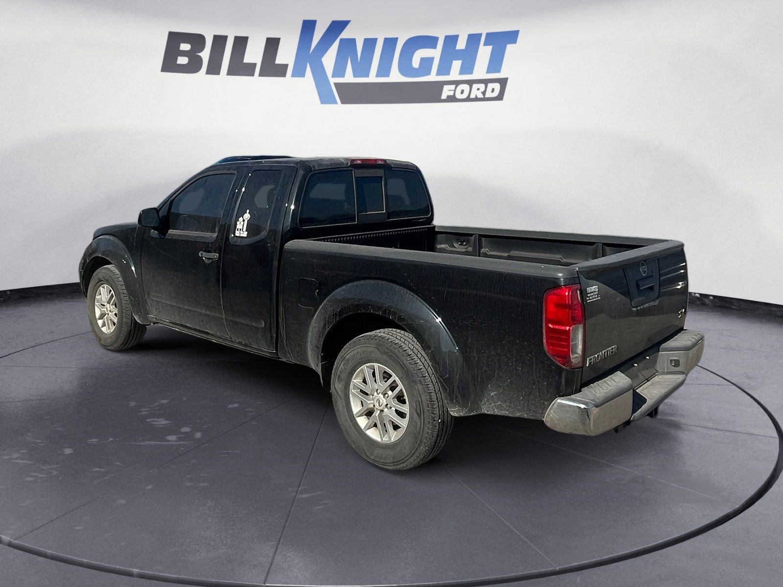 Used 2016 Nissan Frontier SV image 3