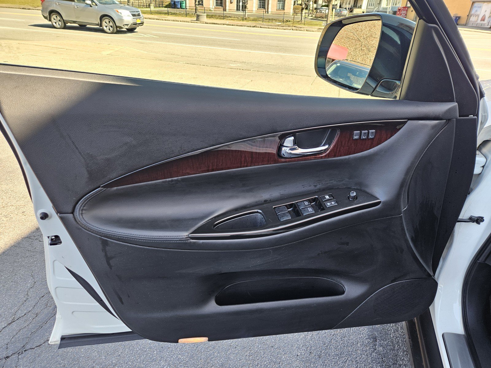 Used 2016 INFINITI QX50 AWD w/ Premium Plus Package image 25