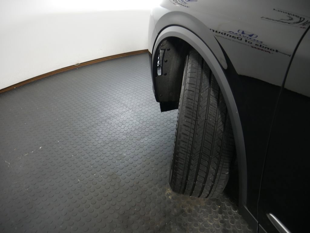 Used 2025 Acura MDX SH-AWD image 18