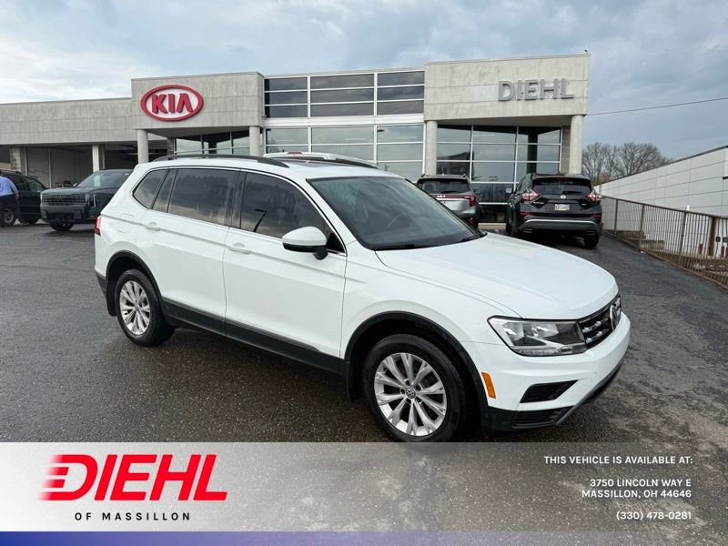 Used 2018 Volkswagen Tiguan SE w/ Panoramic Sunroof Package image 1