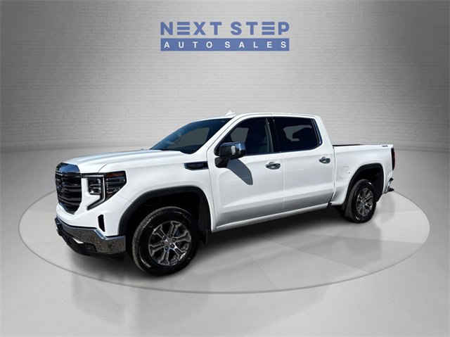 Used 2025 GMC Sierra 1500 SLT image 3