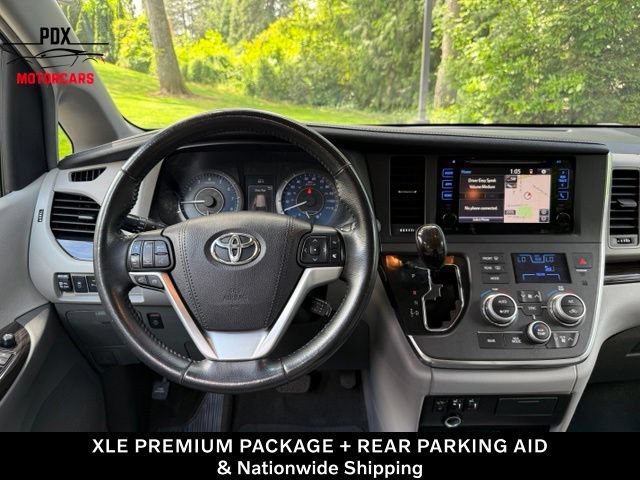 Used 2017 Toyota Sienna XLE Premium FWD image 17