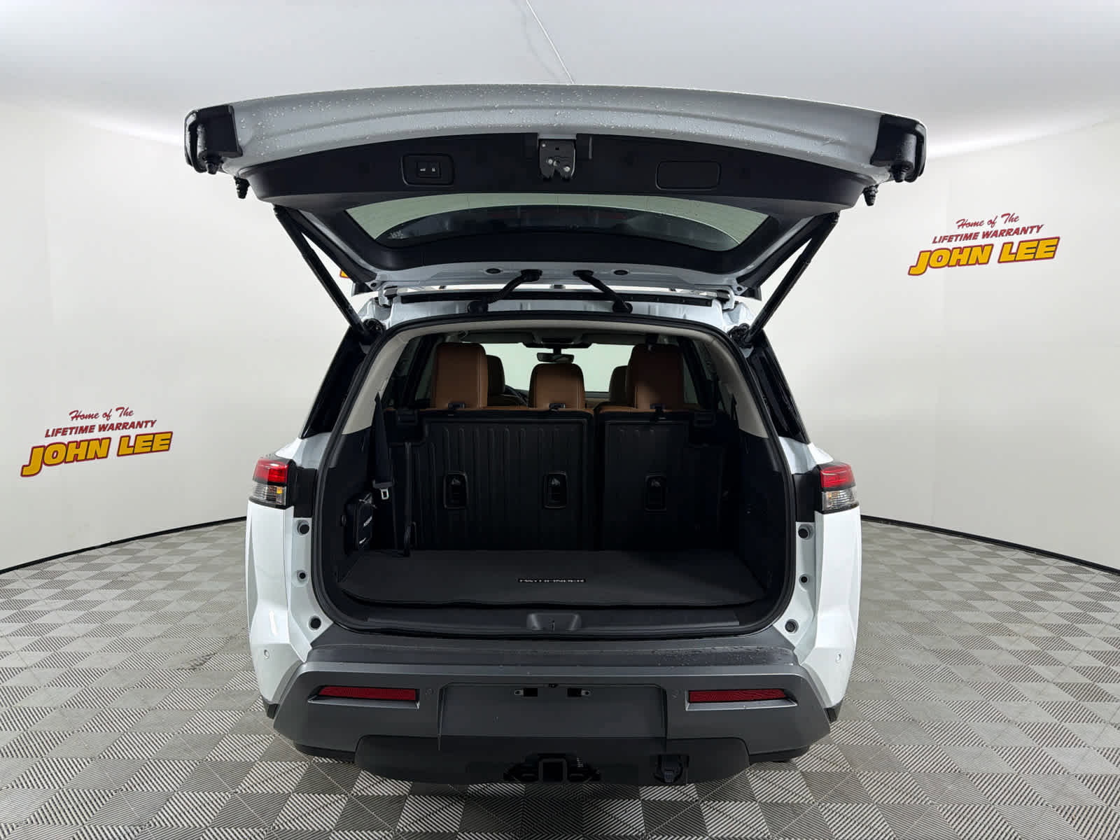 New 2026 Nissan Pathfinder Platinum image 5