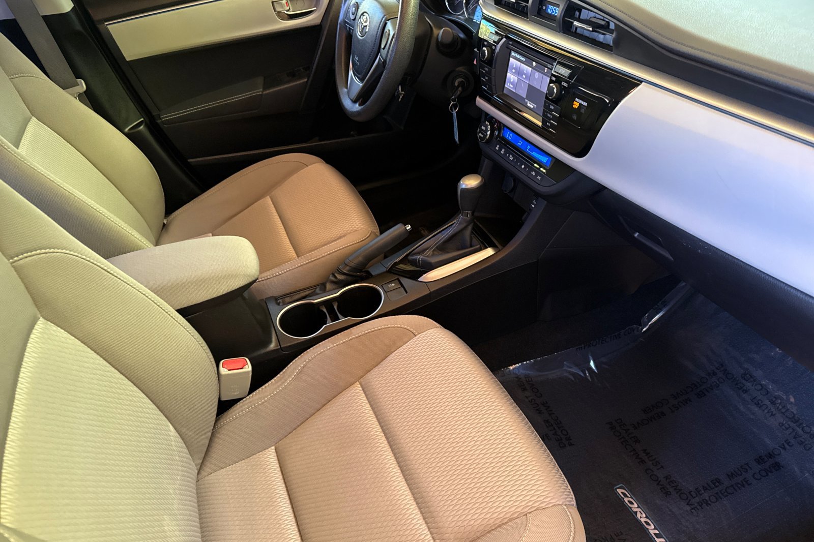 Used 2014 Toyota Corolla LE FWD image 18