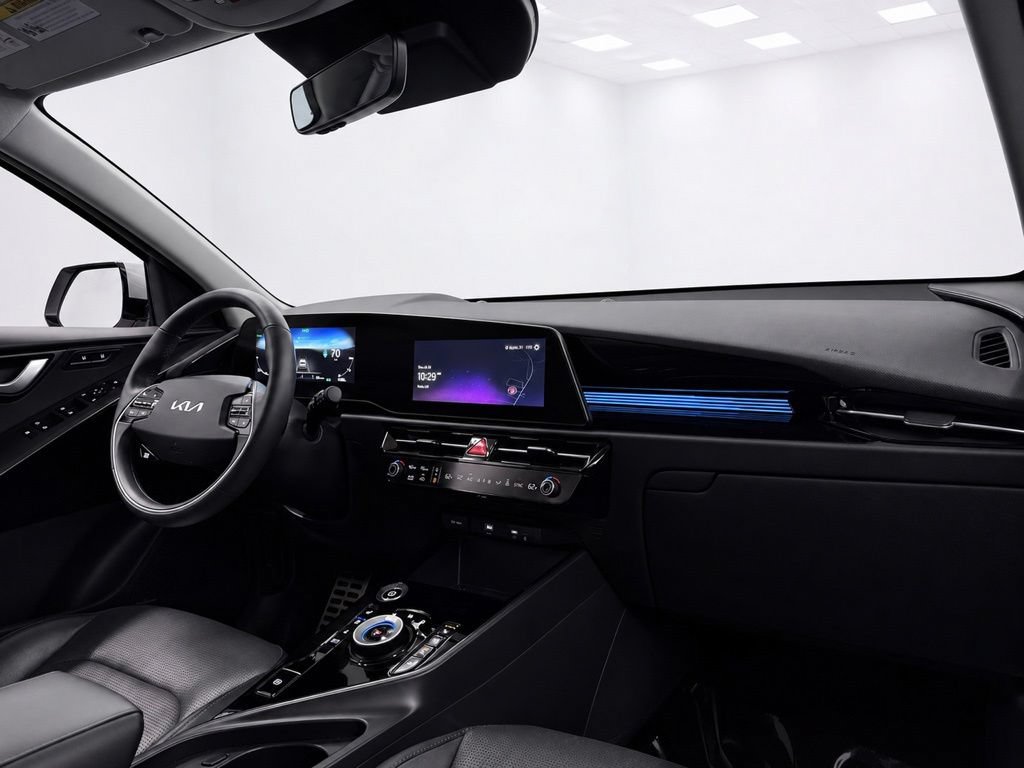 Used 2024 Kia Niro Wave w/ Wave Preserve Package FWD image 19