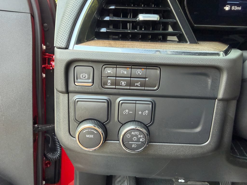 Used 2025 Chevrolet Tahoe High Country RWD image 24
