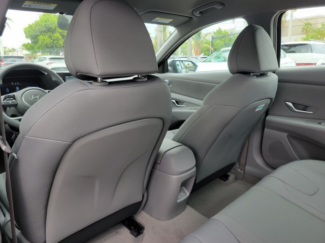 New 2026 Hyundai Elantra SE FWD image 6