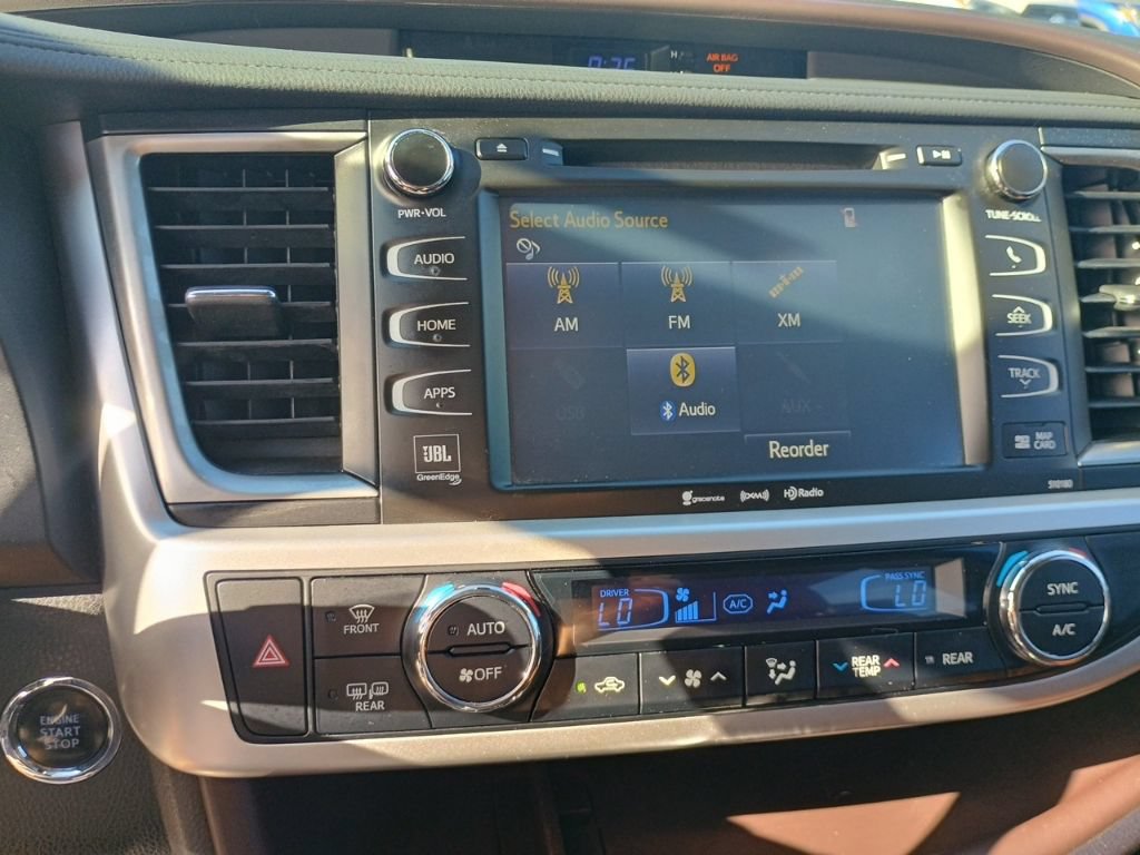 Used 2017 Toyota Highlander Limited FWD image 32